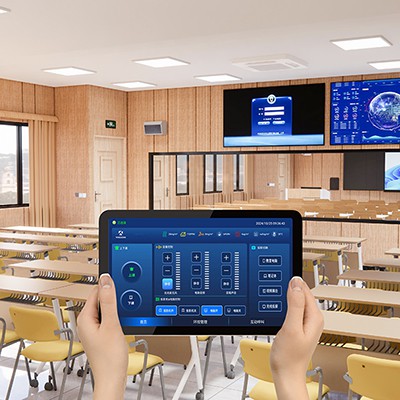 Nagyon örülünk, hogy megoszthatjuk Önnek az öt médiát és a vezérlő integrált ...